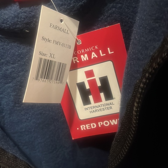 Farmall Vest - Picture 4 of 7